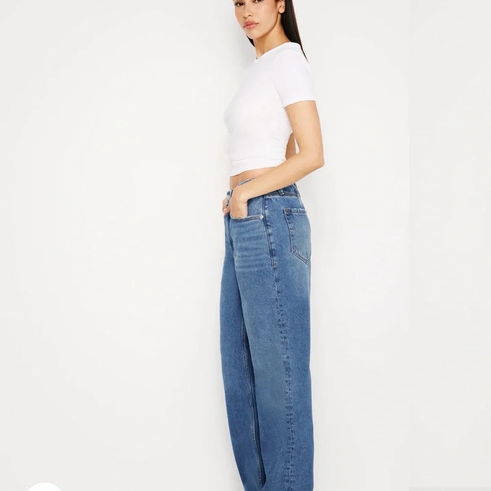 GOOD AMERICAN | Mid Rise 90s Relaxed - Picture 7 of 9